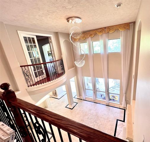 2820 S Cotswold Manor Drive, Houston, TX 77339