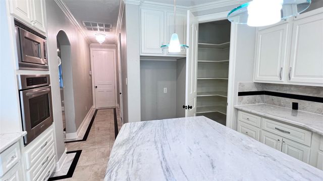 2820 S Cotswold Manor Drive, Houston, TX 77339