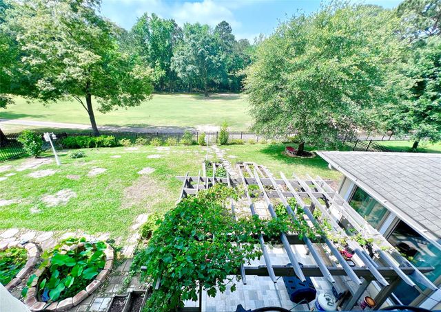 2820 S Cotswold Manor Drive, Houston, TX 77339