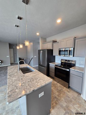 7921 N 149 Street, Bennington, NE 68007