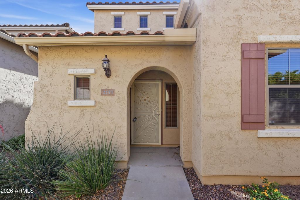 Image 1 of property listing at 2151 W MONTE CRISTO Avenue, Phoenix, AZ 85023