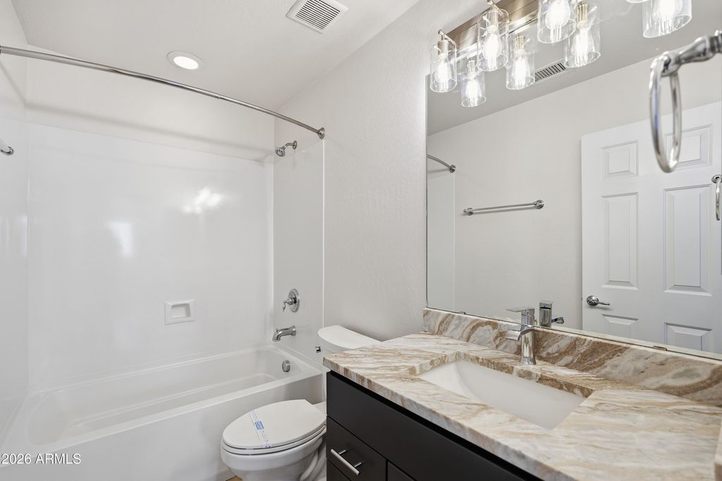 Image 14 of property listing at 2151 W MONTE CRISTO Avenue, Phoenix, AZ 85023