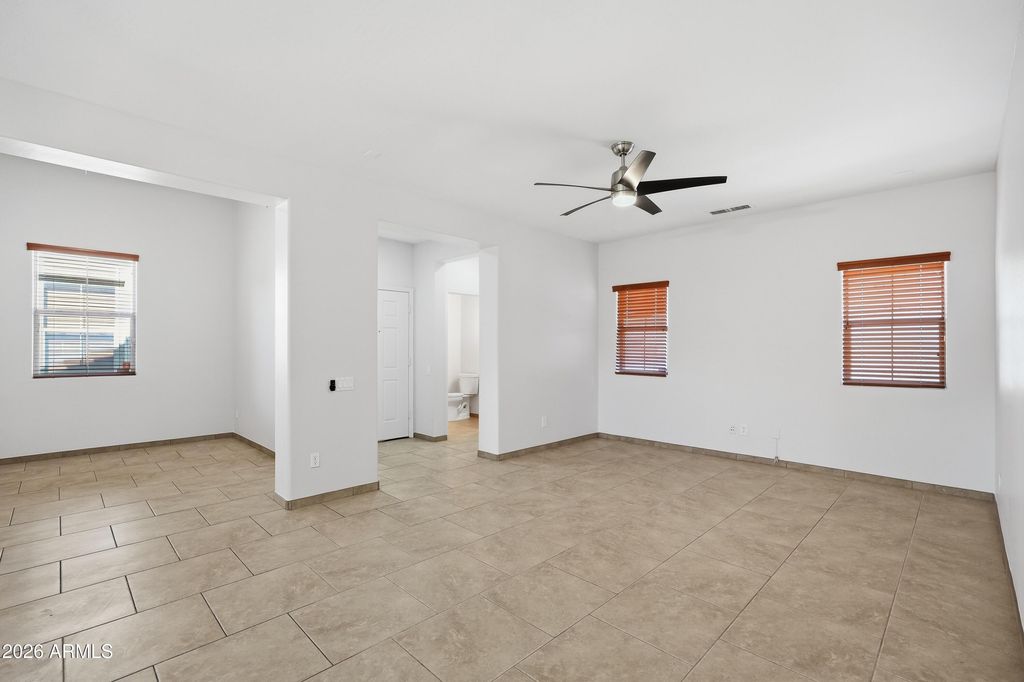 Image 3 of property listing at 2151 W MONTE CRISTO Avenue, Phoenix, AZ 85023