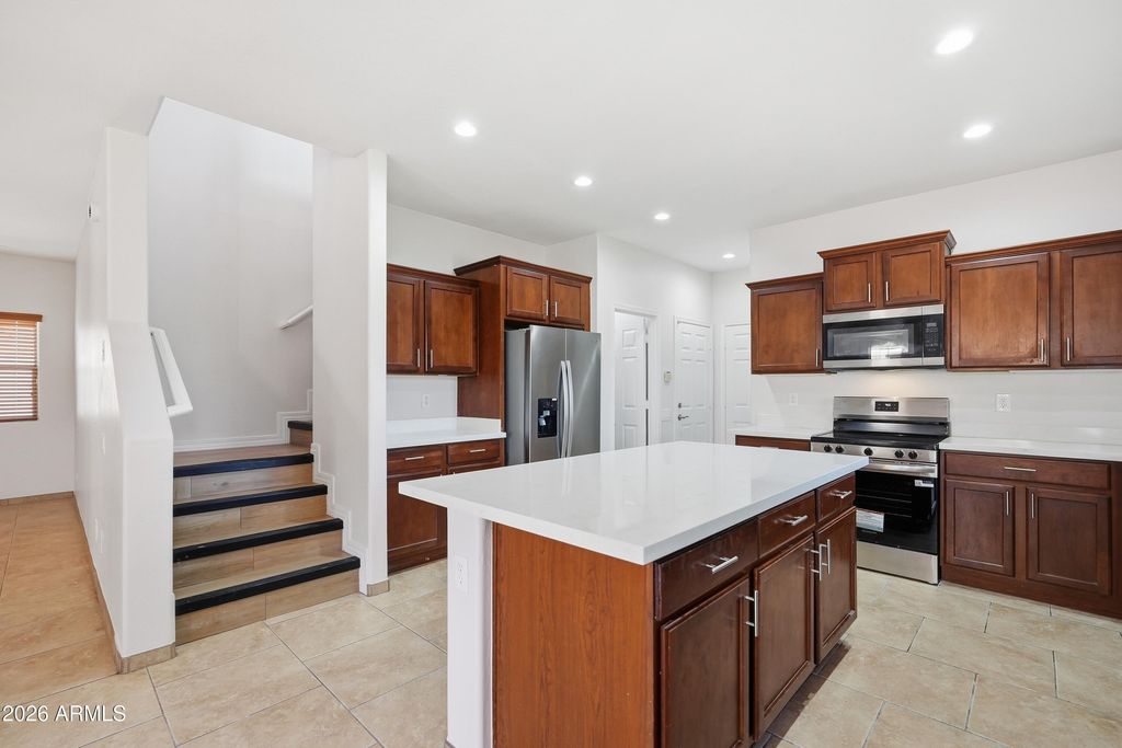 Image 8 of property listing at 2151 W MONTE CRISTO Avenue, Phoenix, AZ 85023