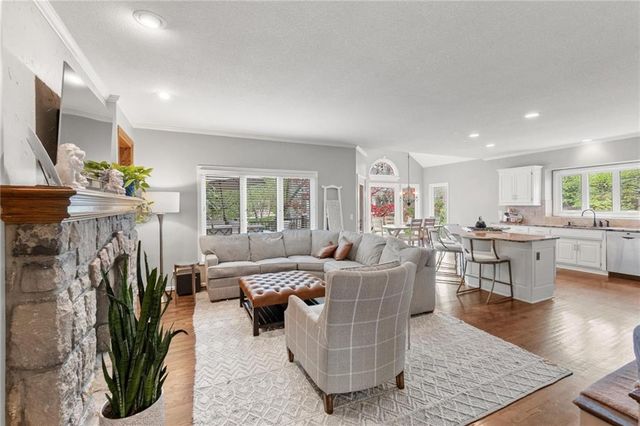 14009 Lucille Street, Overland Park, KS 66221
