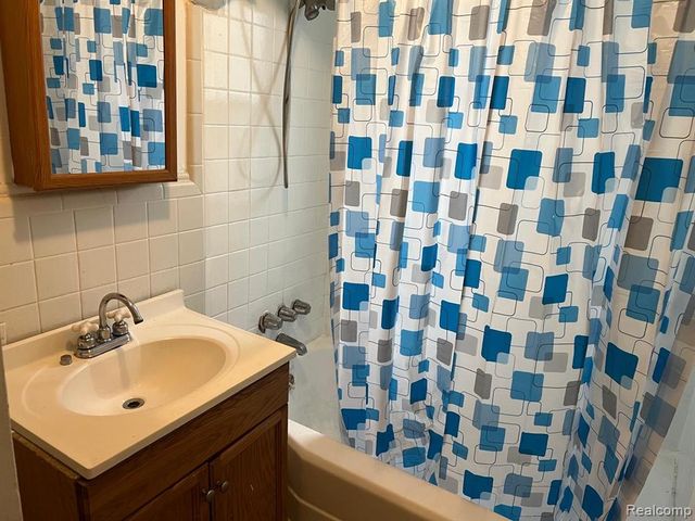 23217 Helen Street, Southfield, MI 48033