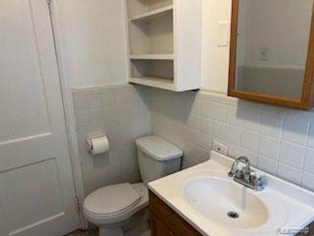 23217 Helen Street, Southfield, MI 48033