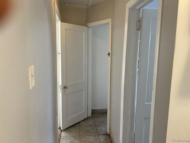 23217 Helen Street, Southfield, MI 48033