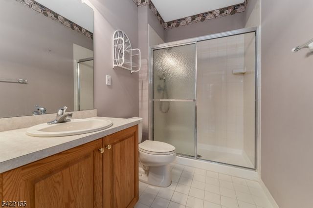 107 Kensington Cir, White Twp., NJ 07823
