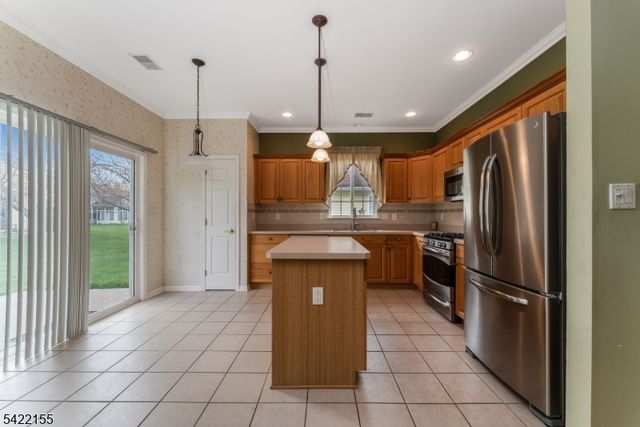 107 Kensington Cir, White Twp., NJ 07823