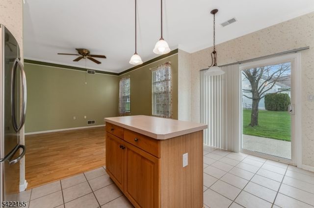 107 Kensington Cir, White Twp., NJ 07823