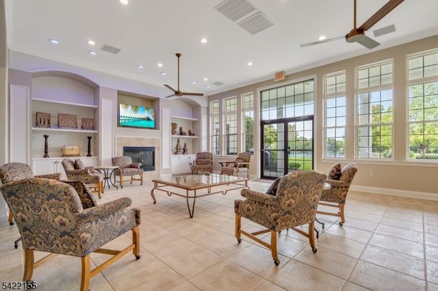 107 Kensington Cir, White Twp., NJ 07823