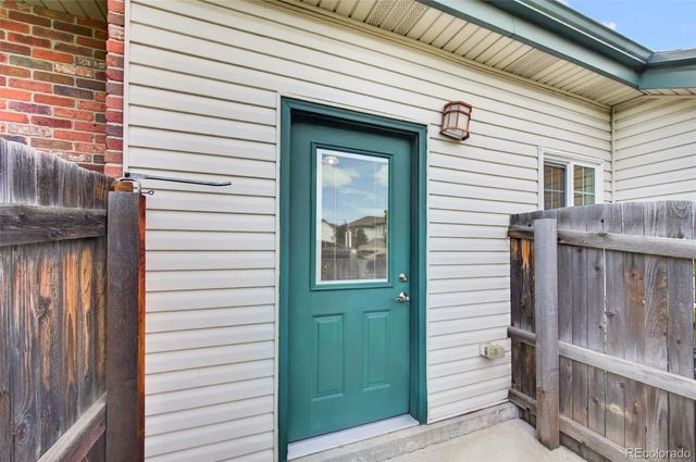878 S Kalispell Circle 101, Aurora, CO 80017