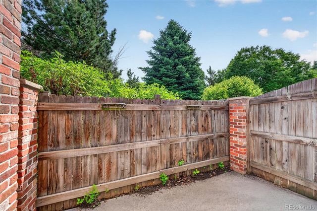 878 S Kalispell Circle 101, Aurora, CO 80017