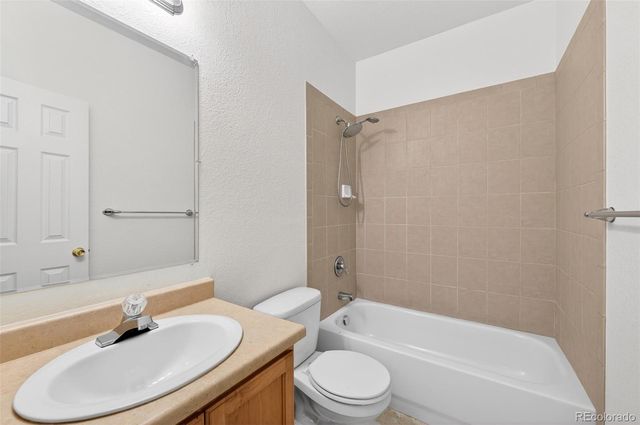 878 S Kalispell Circle 101, Aurora, CO 80017