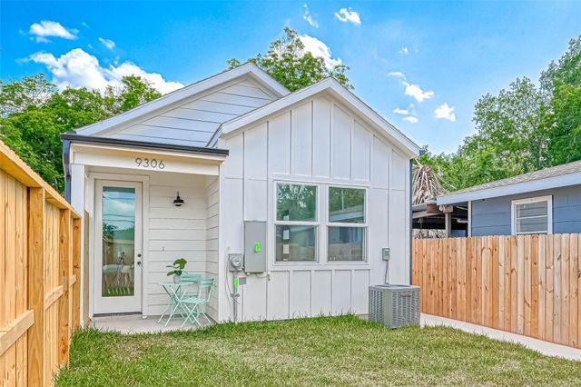 9316 Arledge Street B, Houston, TX 77075