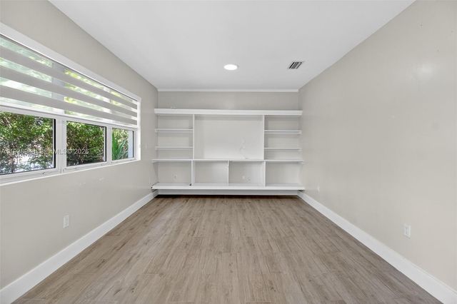 6090 SW 63rd Ave, South Miami, FL 33143