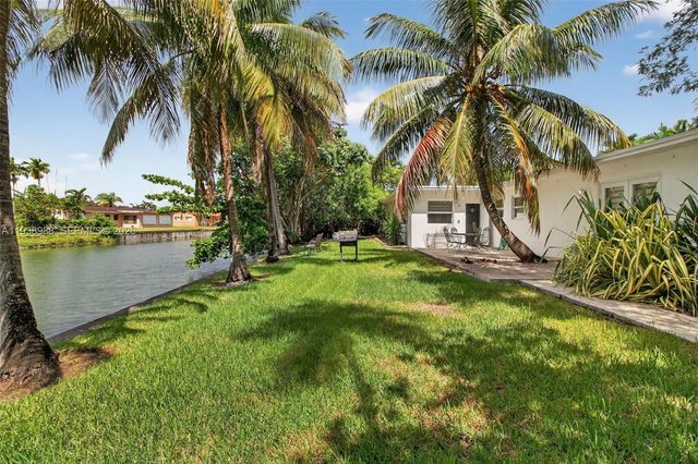 6090 SW 63rd Ave, South Miami, FL 33143