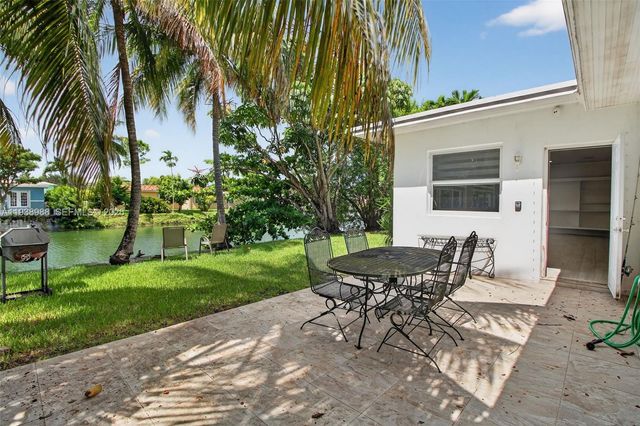 6090 SW 63rd Ave, South Miami, FL 33143