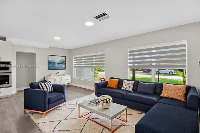 6090 SW 63rd Ave, South Miami, FL 33143