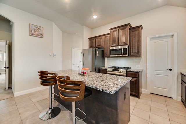 10609 Kettlewood Drive, Fort Worth, TX 76036