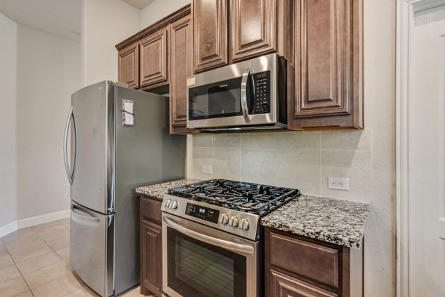 10609 Kettlewood Drive, Fort Worth, TX 76036