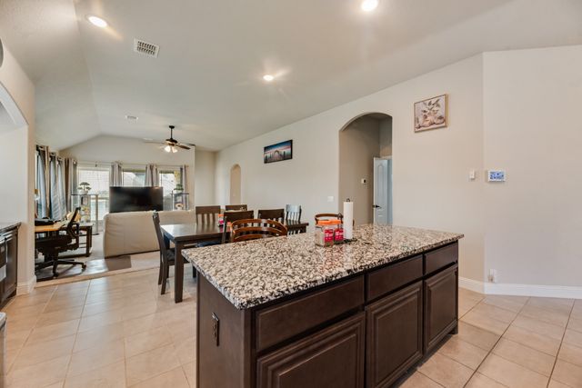 10609 Kettlewood Drive, Fort Worth, TX 76036