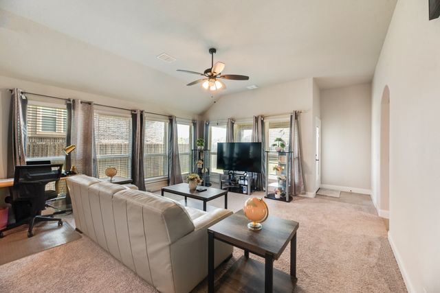10609 Kettlewood Drive, Fort Worth, TX 76036