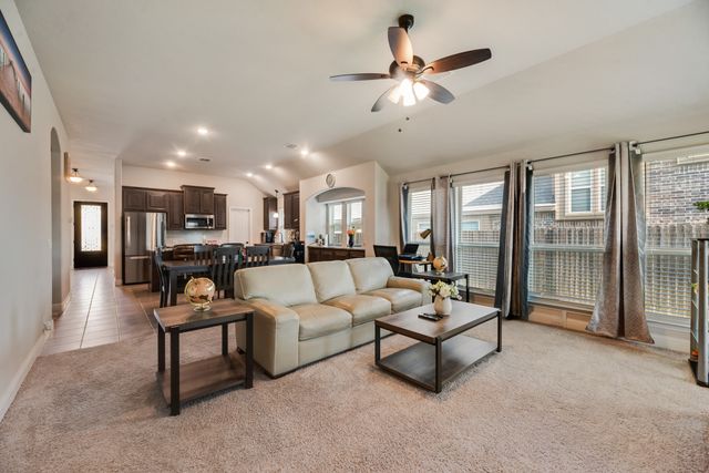 10609 Kettlewood Drive, Fort Worth, TX 76036