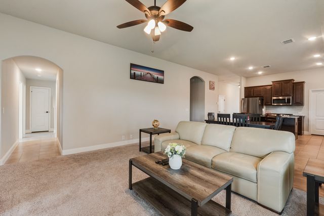10609 Kettlewood Drive, Fort Worth, TX 76036
