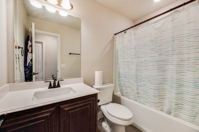 10609 Kettlewood Drive, Fort Worth, TX 76036