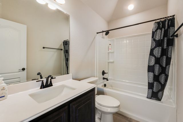 10609 Kettlewood Drive, Fort Worth, TX 76036