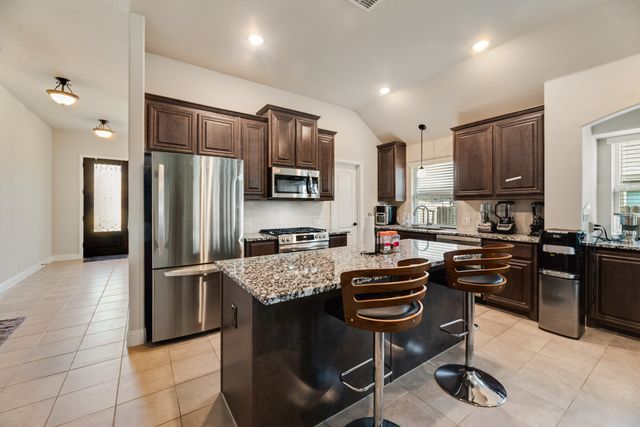 10609 Kettlewood Drive, Fort Worth, TX 76036