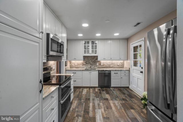 117 OAKWOOD RD, Edgewater, MD 21037