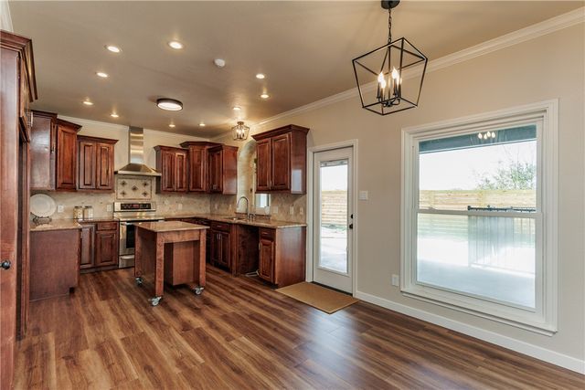 6402 Avignon St, Corpus Christi, TX 78414