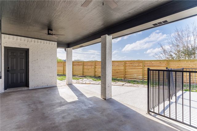 6402 Avignon St, Corpus Christi, TX 78414