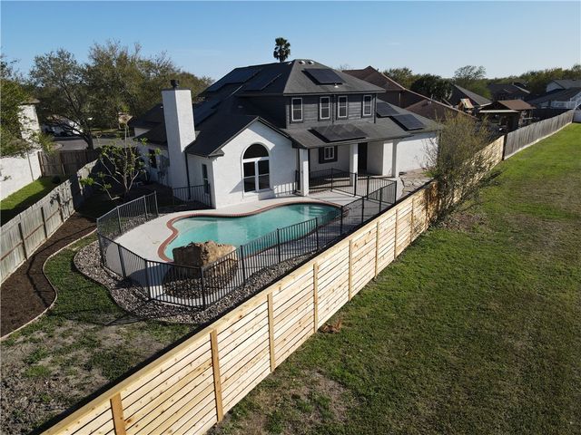 6402 Avignon St, Corpus Christi, TX 78414