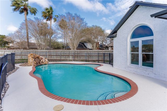 6402 Avignon St, Corpus Christi, TX 78414