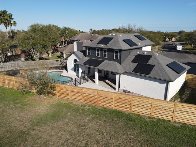 6402 Avignon St, Corpus Christi, TX 78414