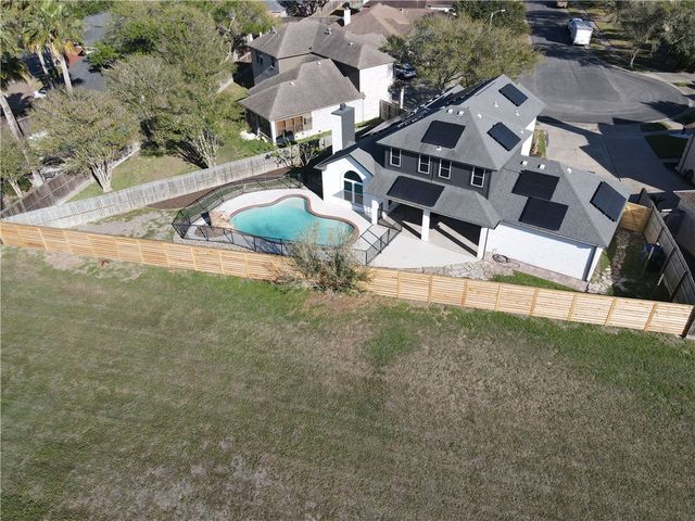 6402 Avignon St, Corpus Christi, TX 78414