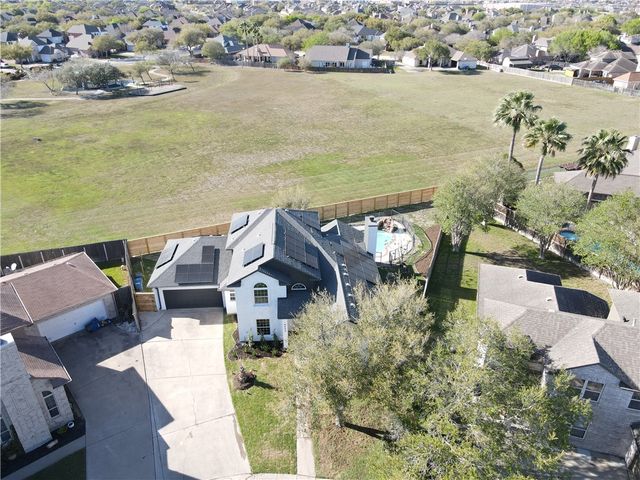 6402 Avignon St, Corpus Christi, TX 78414