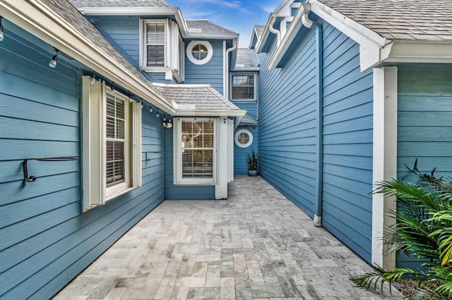 120 Ocean Dunes Circle, Jupiter, FL 33477