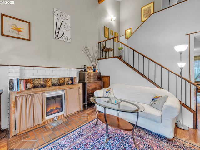 3534 WESTLEIGH St, Eugene, OR 97405