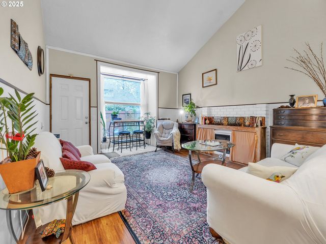 3534 WESTLEIGH St, Eugene, OR 97405