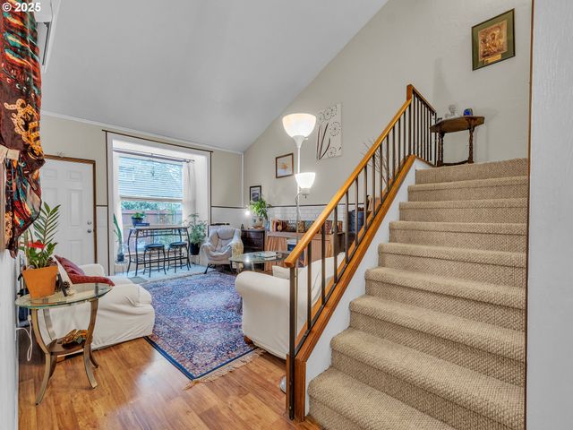 3534 WESTLEIGH St, Eugene, OR 97405