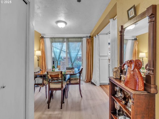 3534 WESTLEIGH St, Eugene, OR 97405