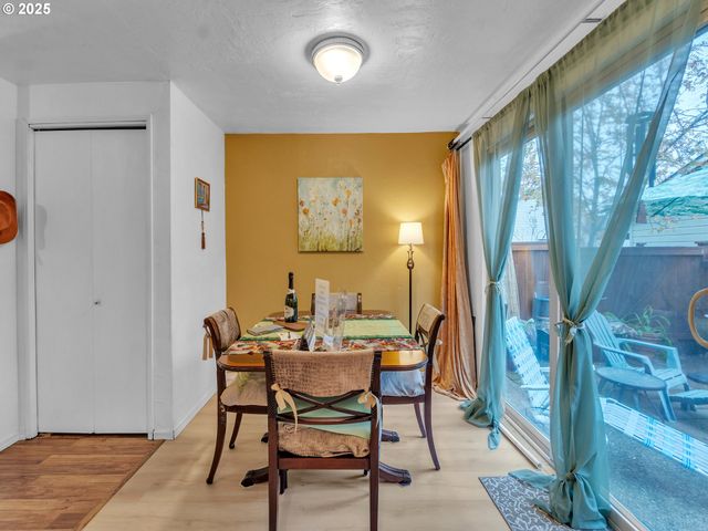 3534 WESTLEIGH St, Eugene, OR 97405