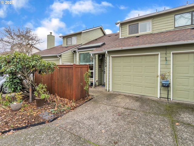 3534 WESTLEIGH St, Eugene, OR 97405