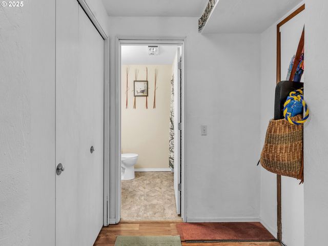 3534 WESTLEIGH St, Eugene, OR 97405