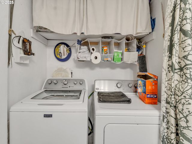 3534 WESTLEIGH St, Eugene, OR 97405